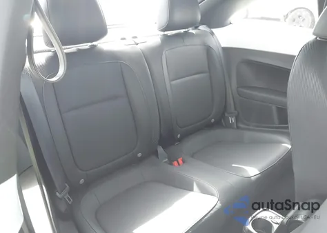 2016 Volkswagen Beetle 1.8T Se z USA, uszkodzony, nr VIN 3VWJ17AT9GM612334